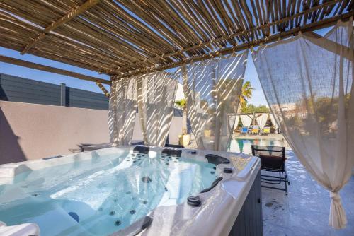 Villa Anja Agde Heated Pool & Jacuzzi Family Villa