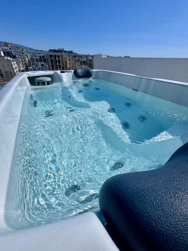 Krezias Apartments K1 Acropolis View & Jacuzzi !
