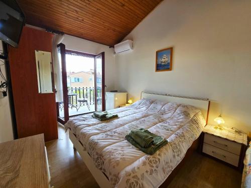 Holiday Rooms
