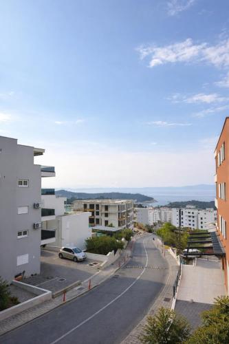 Luxury 2 Bedroom Apartment with Sea View