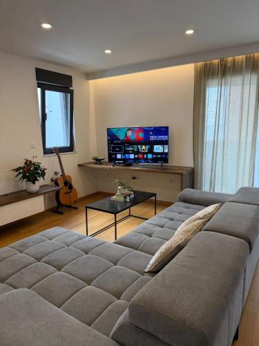 Luxury 2 Bedroom Apartment with Sea View