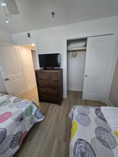 True comfort and relaxation-2bd, parking, beach photo 13