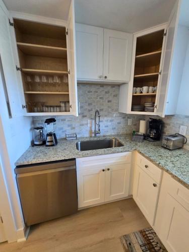 True comfort and relaxation-2bd, parking, beach photo 44