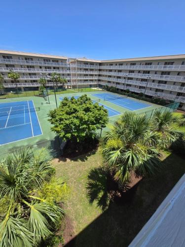 True comfort and relaxation-2bd, parking, beach photo 49