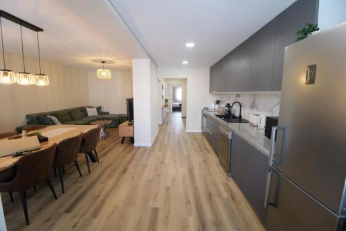 Esmeralda house com garagem privada