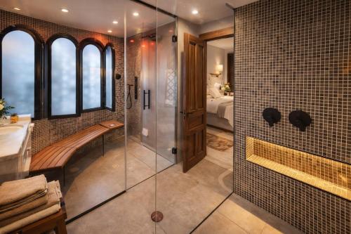 Luxury Golf Front Villa Spa, Jacuzzi & Heated Pool