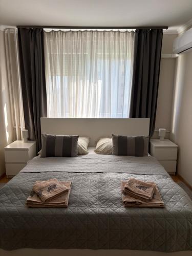 Plaza side apartman