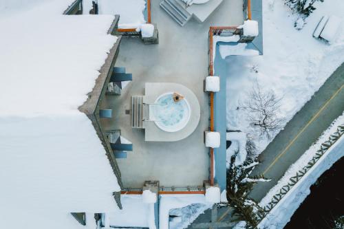 Nita Lake Lodge — Bird's eye view