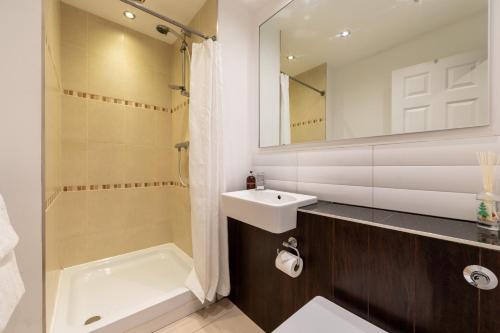 Ferndale Mews photo 36