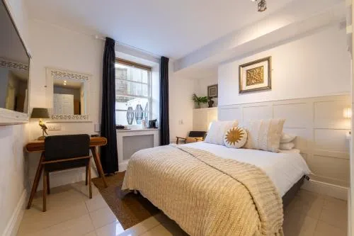 Ferndale Mews photo 1
