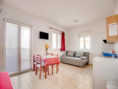 Tasteful Apartment in Zadar with Balcony