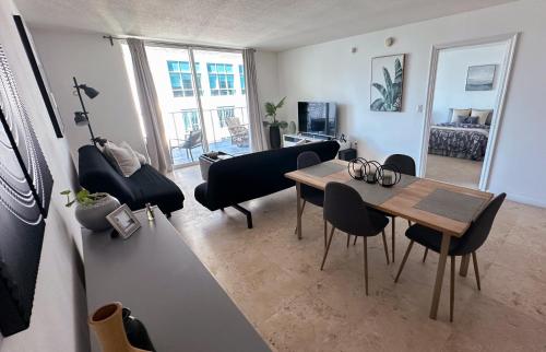 4 bed full condo in Miami with skyline & sea view photo 19