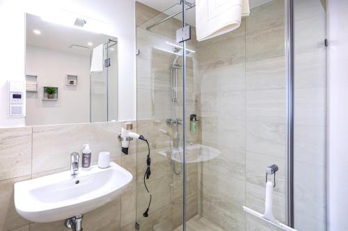 Quiet 2-bedroom apartment with balcony in Hirschstetten