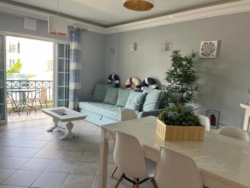 Cabanas Apartment Private Pool & Free Parking 5 min drive to beach