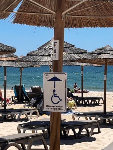 Cabanas Apartment Private Pool & Free Parking 5 min drive to beach