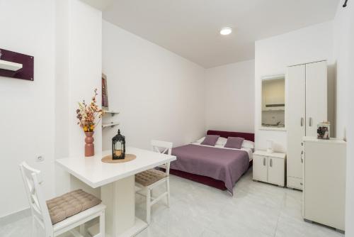 Aries Studio Apartment