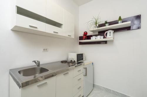 Aries Studio Apartment
