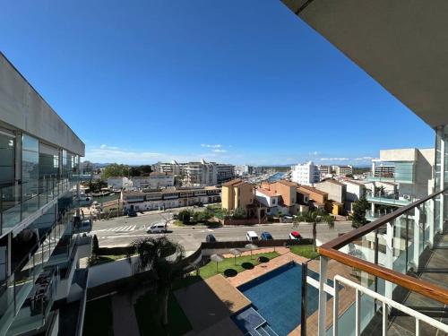 Bonito duplex con vistas piscina comunitaria AV 13