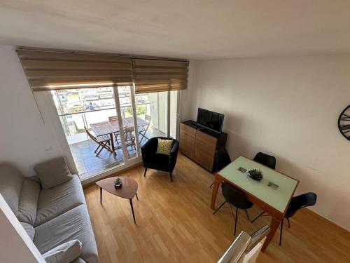 Bonito duplex con vistas piscina comunitaria AV 13