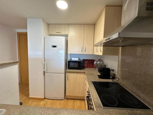 Bonito duplex con vistas piscina comunitaria AV 13