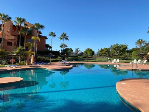 Marbella SeaView Penthouse , Terrace, Pools & Walk to the Beach