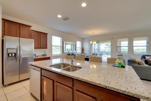 7BR Resort Pool Home Near Disney - 8004 photo 9