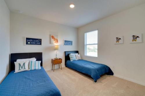 7BR Resort Pool Home Near Disney - 8004 photo 18