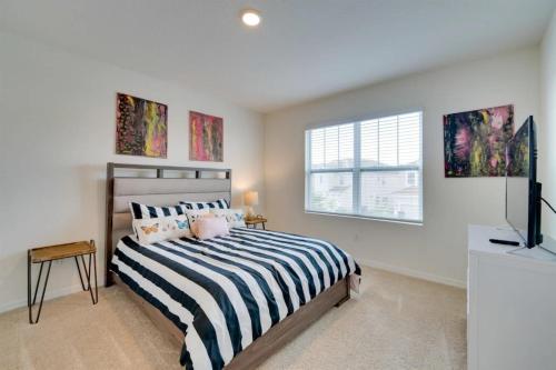 7BR Resort Pool Home Near Disney - 8004 photo 21