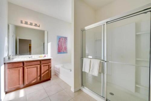 7BR Resort Pool Home Near Disney - 8004 photo 28