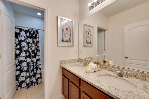 7BR Resort Pool Home Near Disney - 8004 photo 33