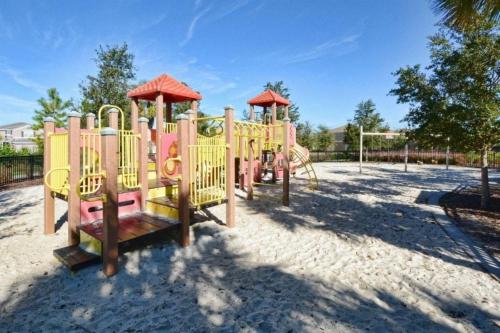 7BR Resort Pool Home Near Disney - 8004 photo 48