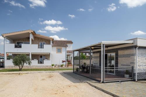 Tranquil Hideaway with Garden and Barbeque