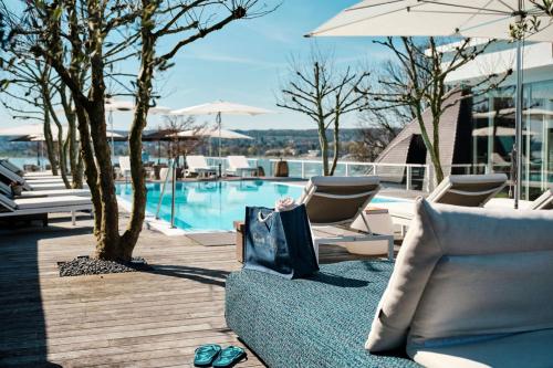 Bazén v ubytování RIVA - Das Hotel am Bodensee nebo v jeho okolí