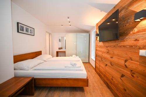 Penthouse Glacier View 10 5 incl SUMMER CARD by All in One Apartments