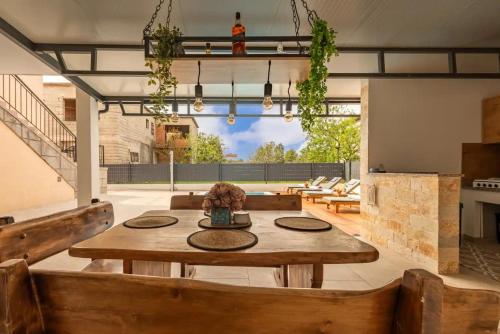Apartman Relax s bazenom i vanjskim kominom - Zadar