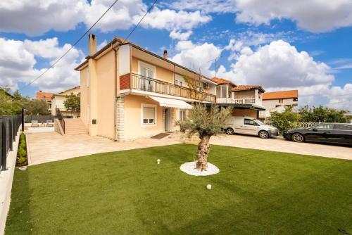 Apartman Relax s bazenom i vanjskim kominom - Zadar