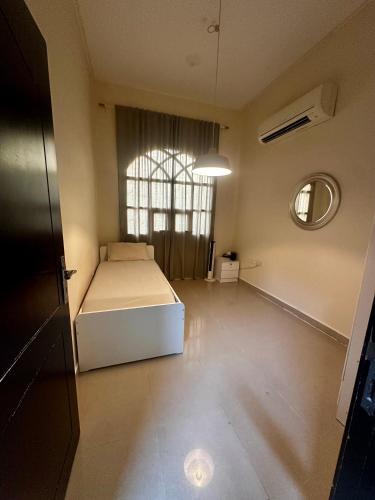 Room near airport