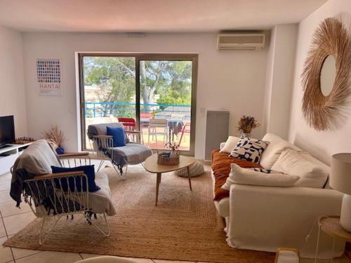 Apartment South terrace-Sea view -Jacuzzi- Beach - 4 guests