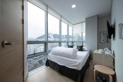 Foto de la galería de K-Guesthouse Premium Nampo 1 en Busan