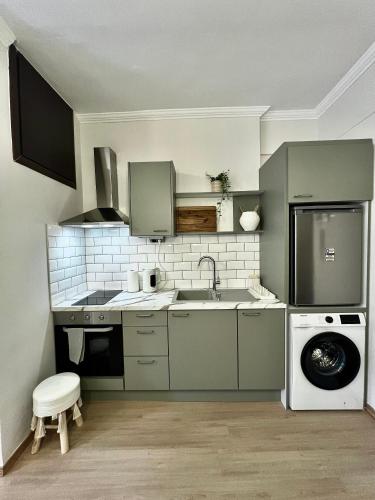 SKG Collection 2 Adjacent Studio for Groups