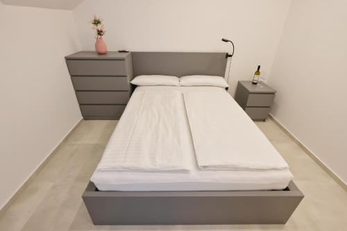Apartmani Ramljak -Soba-Zimmer-Room für zwei "Ana-Marija"