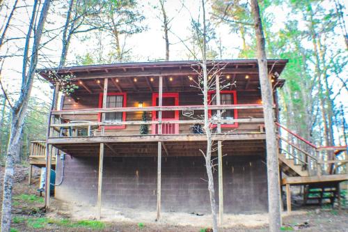 BEAR BOTTOMS Studio Twin Cabin HotTub TV Wifi photo 40