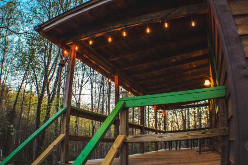 Oh Deer - Studio Wooded Twin Cabin, Hot Tub, TV & Wifi photo 4