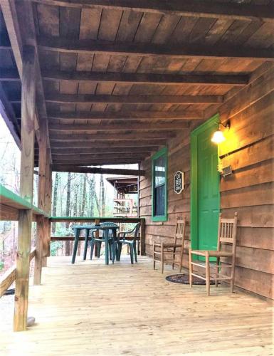 Oh Deer - Studio Wooded Twin Cabin, Hot Tub, TV & Wifi photo 13