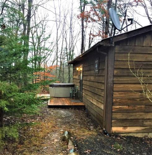 Oh Deer - Studio Wooded Twin Cabin, Hot Tub, TV & Wifi photo 31
