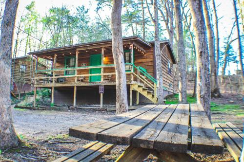 Oh Deer - Studio Wooded Twin Cabin, Hot Tub, TV & Wifi photo 40