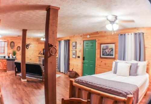 Oh Deer - Studio Wooded Twin Cabin, Hot Tub, TV & Wifi photo 47