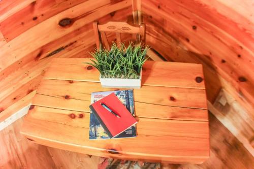 Oh Deer - Studio Wooded Twin Cabin, Hot Tub, TV & Wifi photo 49