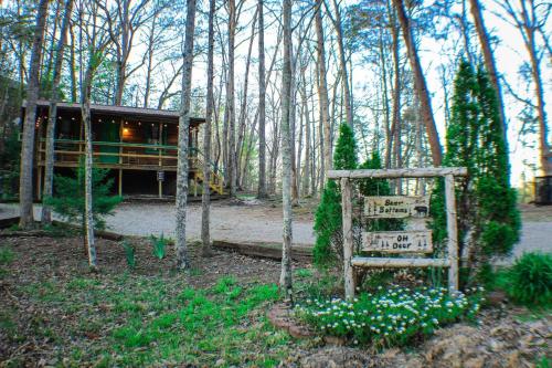 Oh Deer - Studio Wooded Twin Cabin, Hot Tub, TV & Wifi photo 53