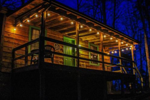 Oh Deer - Studio Wooded Twin Cabin, Hot Tub, TV & Wifi photo 3